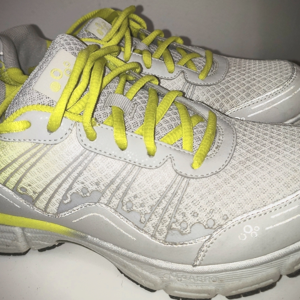 Abeo Women's Rhona Vibram Running Sneakers